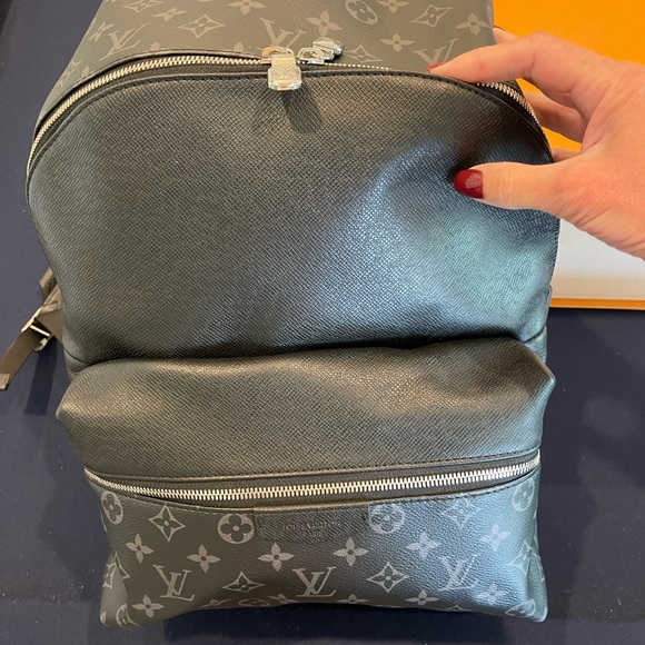 Louis Vuitton Discovery Backpack PM - Picture 4 of 8
